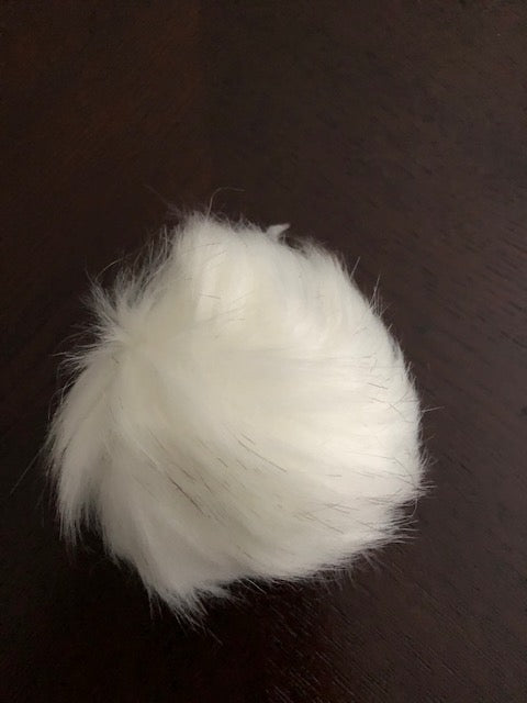 5" white pom pom - uniquemom.shop