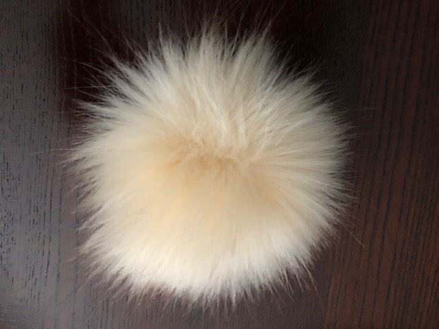 4" white pom pom - uniquemom.shop