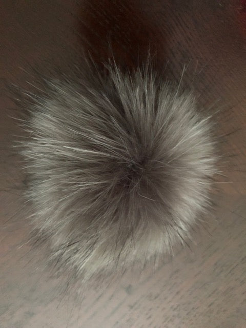 4" light grey pom pom - uniquemom.shop